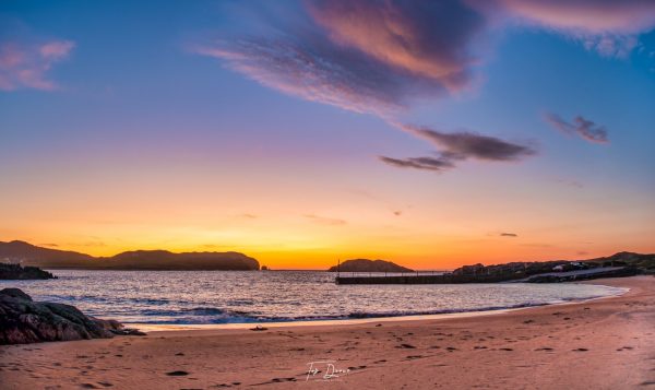 Sunset on Cruit island beach