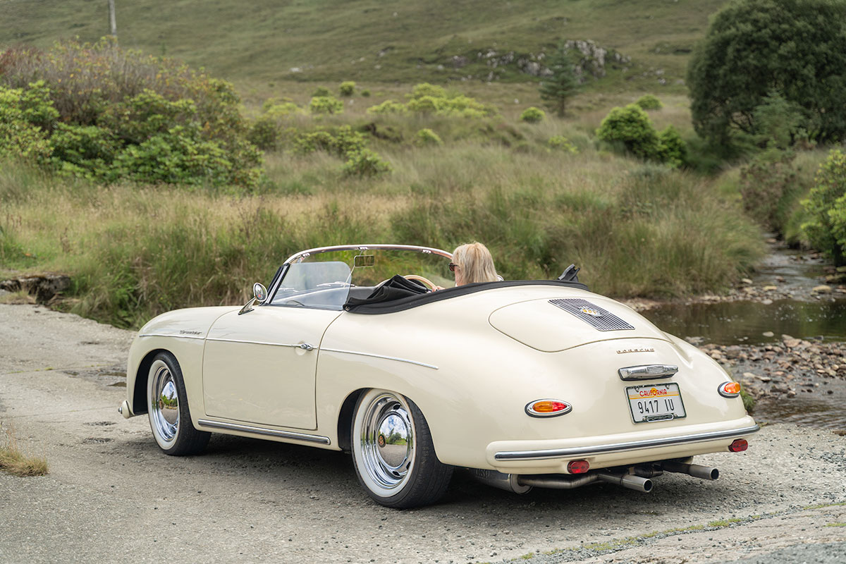 Porsche-speedster-956-rear-with-driver