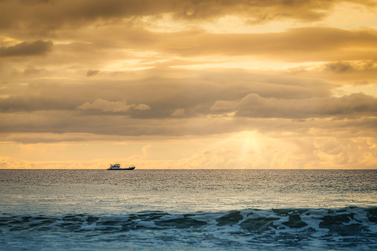 sunset-maghery-sea-with-boat