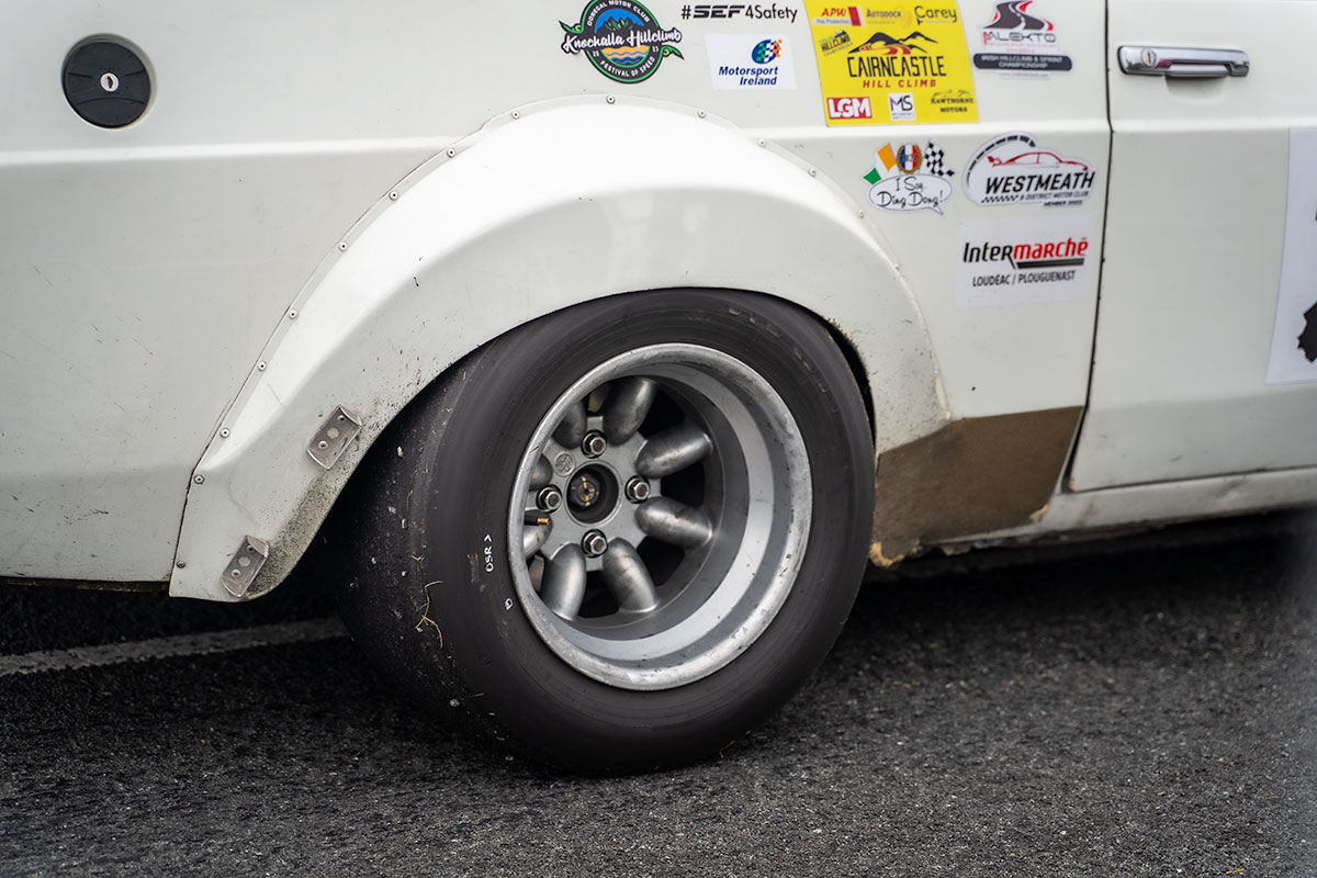 Knockalla-Hillclimb-2026-white-mkII-escort-wheel